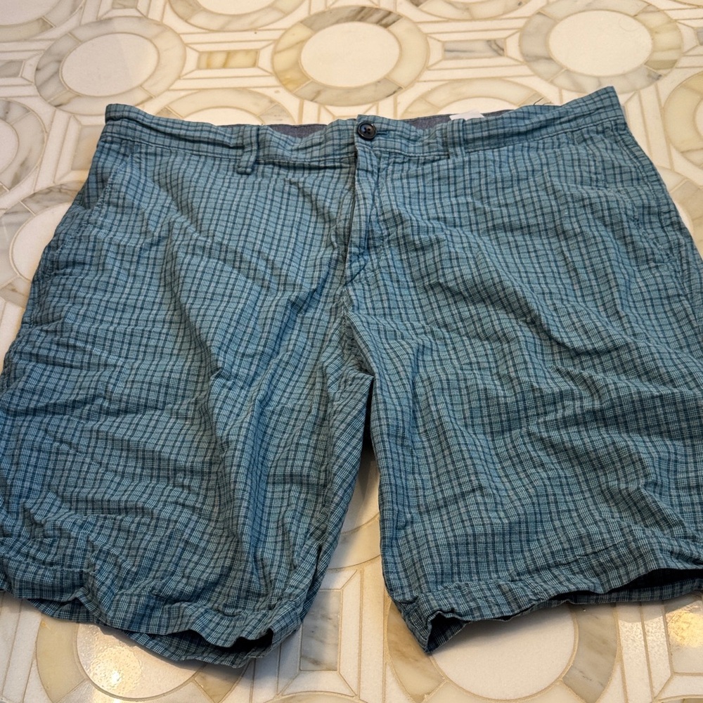 Early 2000s 100% cotton Banana Republic Men's Teal Plaid Shorts